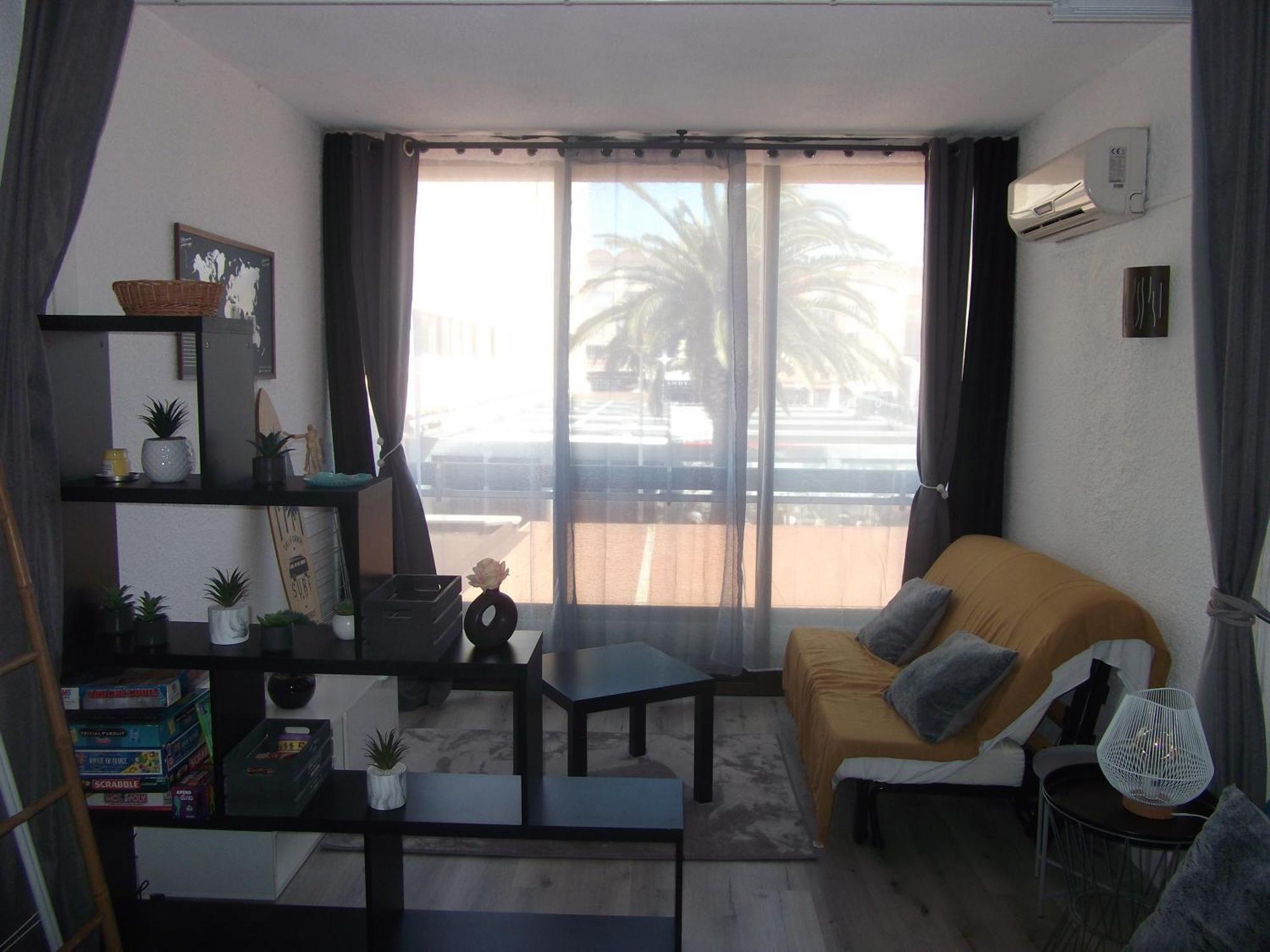 Studio Sur Le Port, Climatisation, Wifi, Piscine, Lave-Linge Грюїссан Екстер'єр фото
